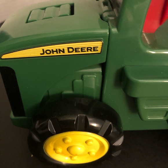 John Deere easy roll, flashlight toy tractor - Picture 3 of 10